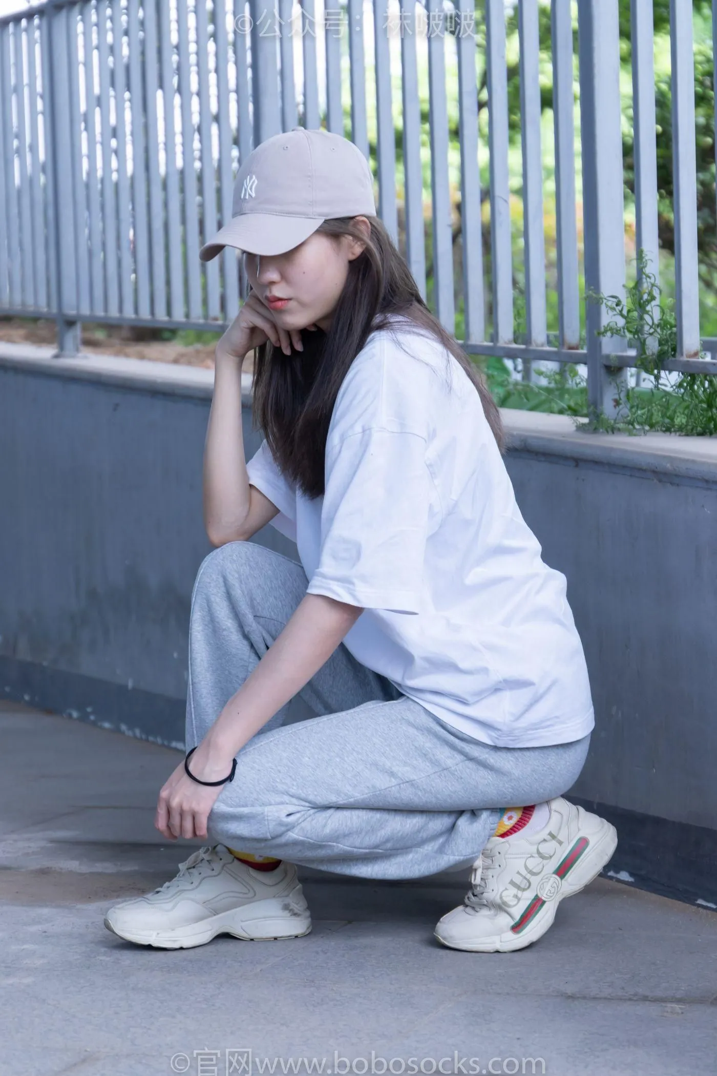 [BoBoSocks袜啵啵]NO.012 泡芙-运动鞋、白棉袜、裸足 [132P]插图9